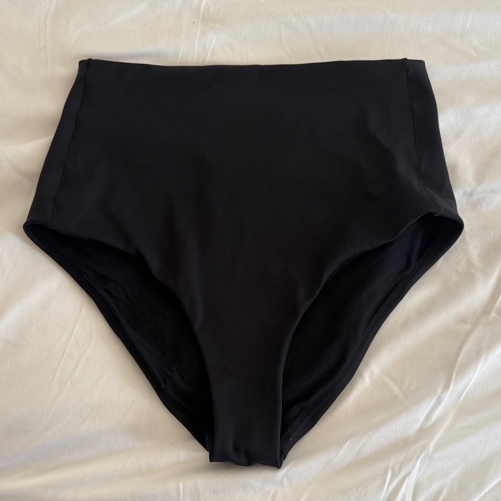 Left on Friday Hi Tide Bottoms- L